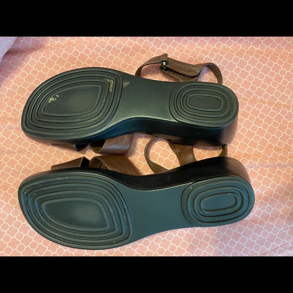 I ❤️ Comfort Sandals, Size 6 - Picture 8 of 8